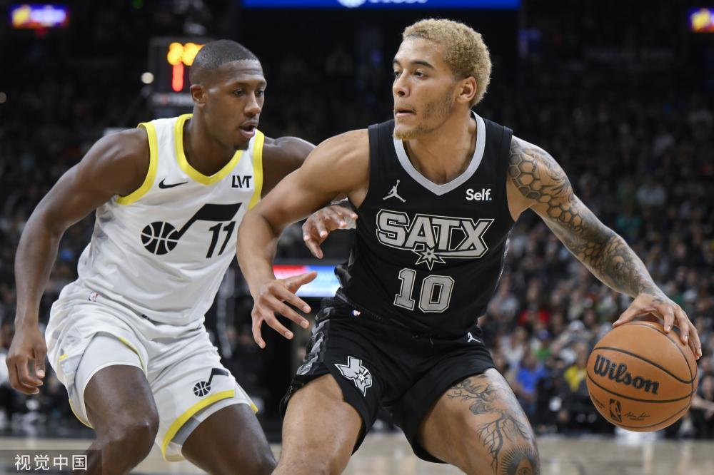 他凭借出色 他凭借出色