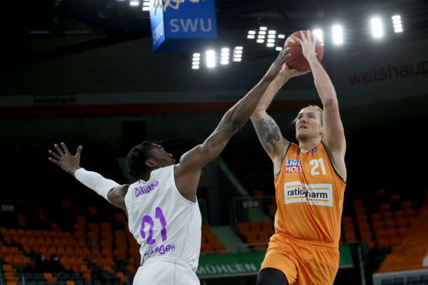 则为首次挺 则为首次挺